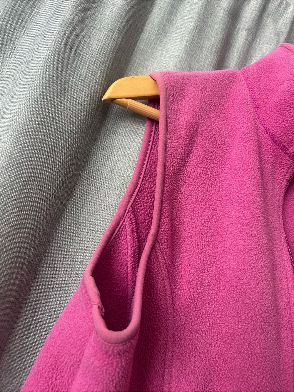 L.L. Bean Bright Pink Fleece Zip Vest - Picture 5 of 11